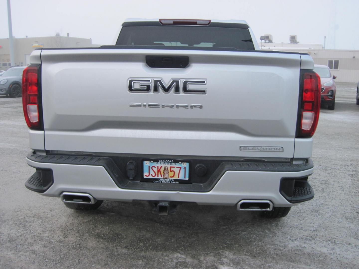 2021 silver /black GMC Sierra 1500 Elevation (3GTU9CED8MG) , located at 9530 Old Seward Highway, Anchorage, AK, 99515, (907) 349-3343, 61.134140, -149.865570 - Nice Low miles GMC Sierra 1500 come take a test drive - Photo#3